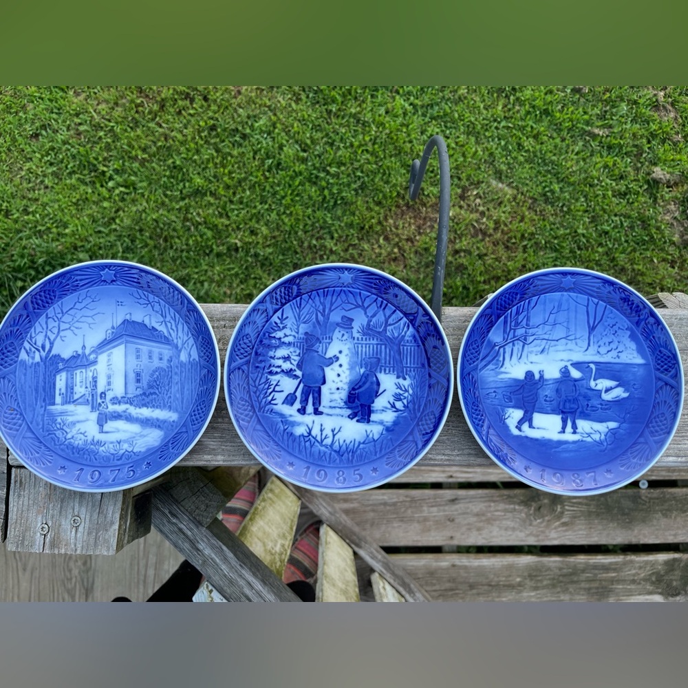 Vintage Royal Copenhagen Blue Christmas /Winter Scene Plates set of 3